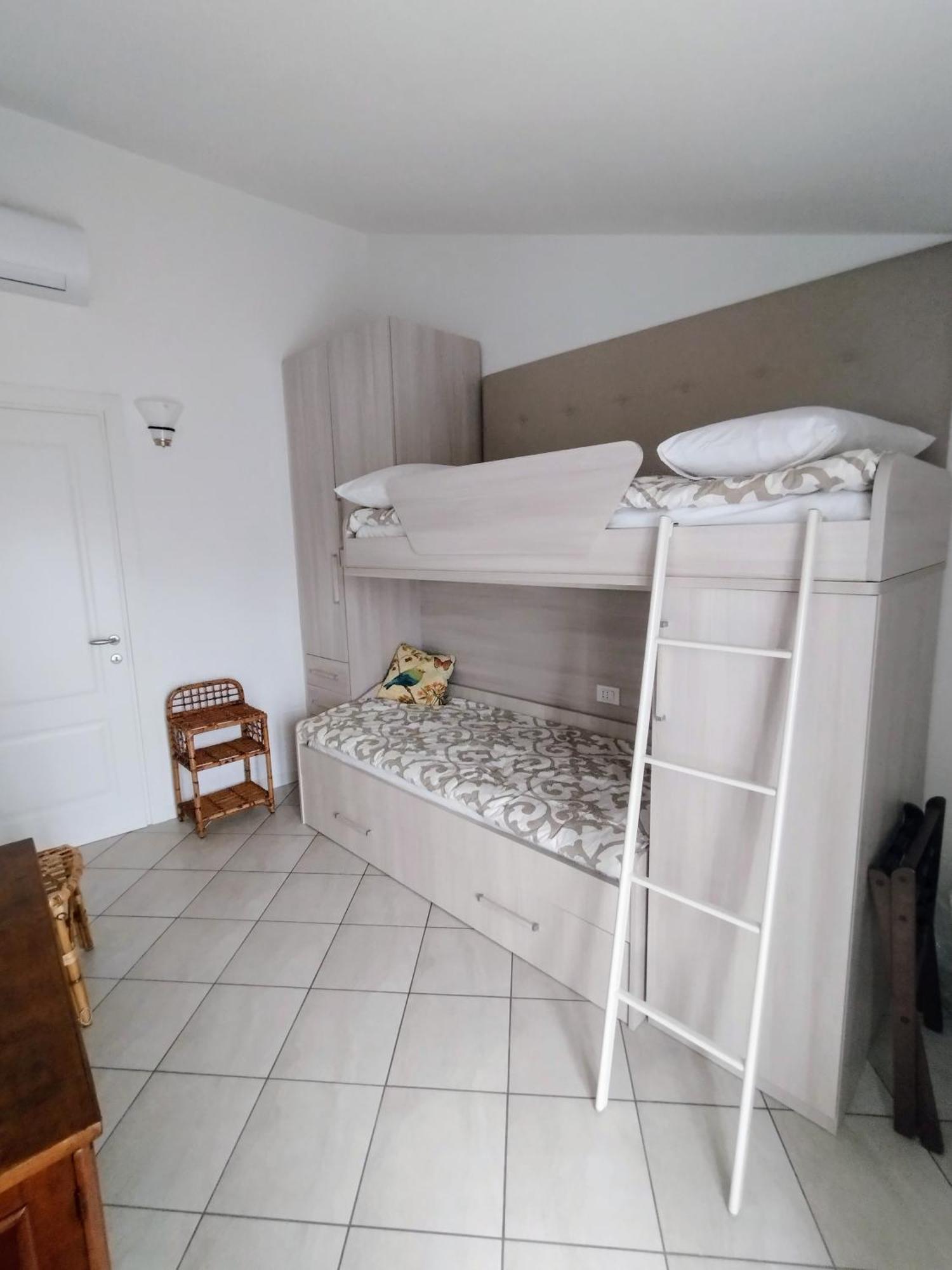 Apartamento Mansarda Di Masha Villongo SantʼAlessandro Exterior foto