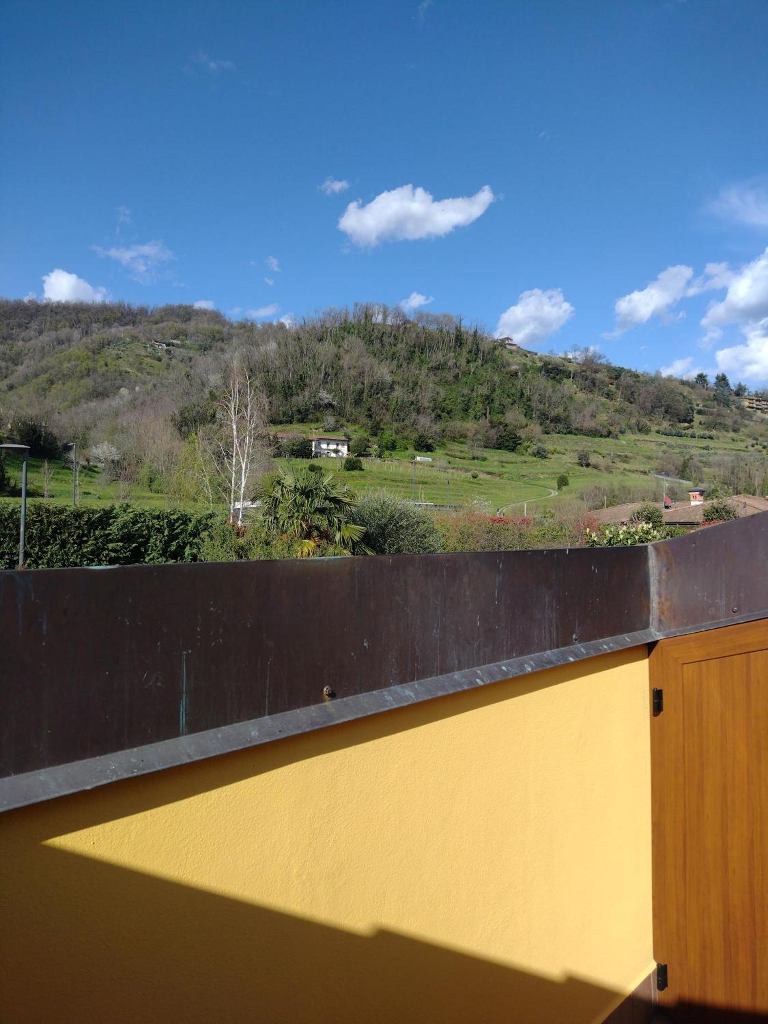 Apartamento Mansarda Di Masha Villongo SantʼAlessandro Exterior foto